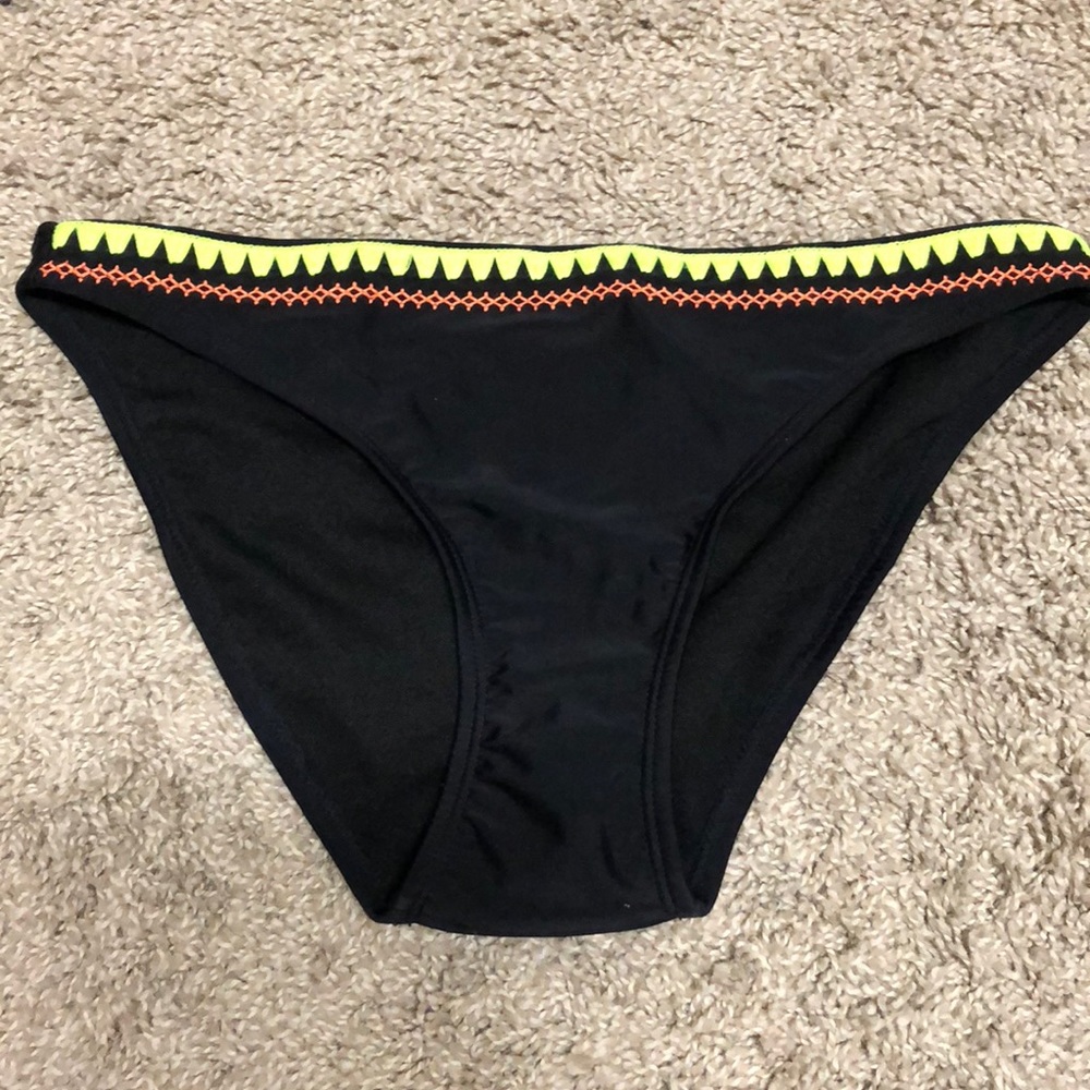BRAND NEW BLACK STRING BIKINI SIZE Medium - Picture 4 of 4